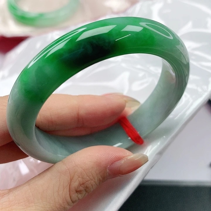 未镶嵌手镯翡翠，915