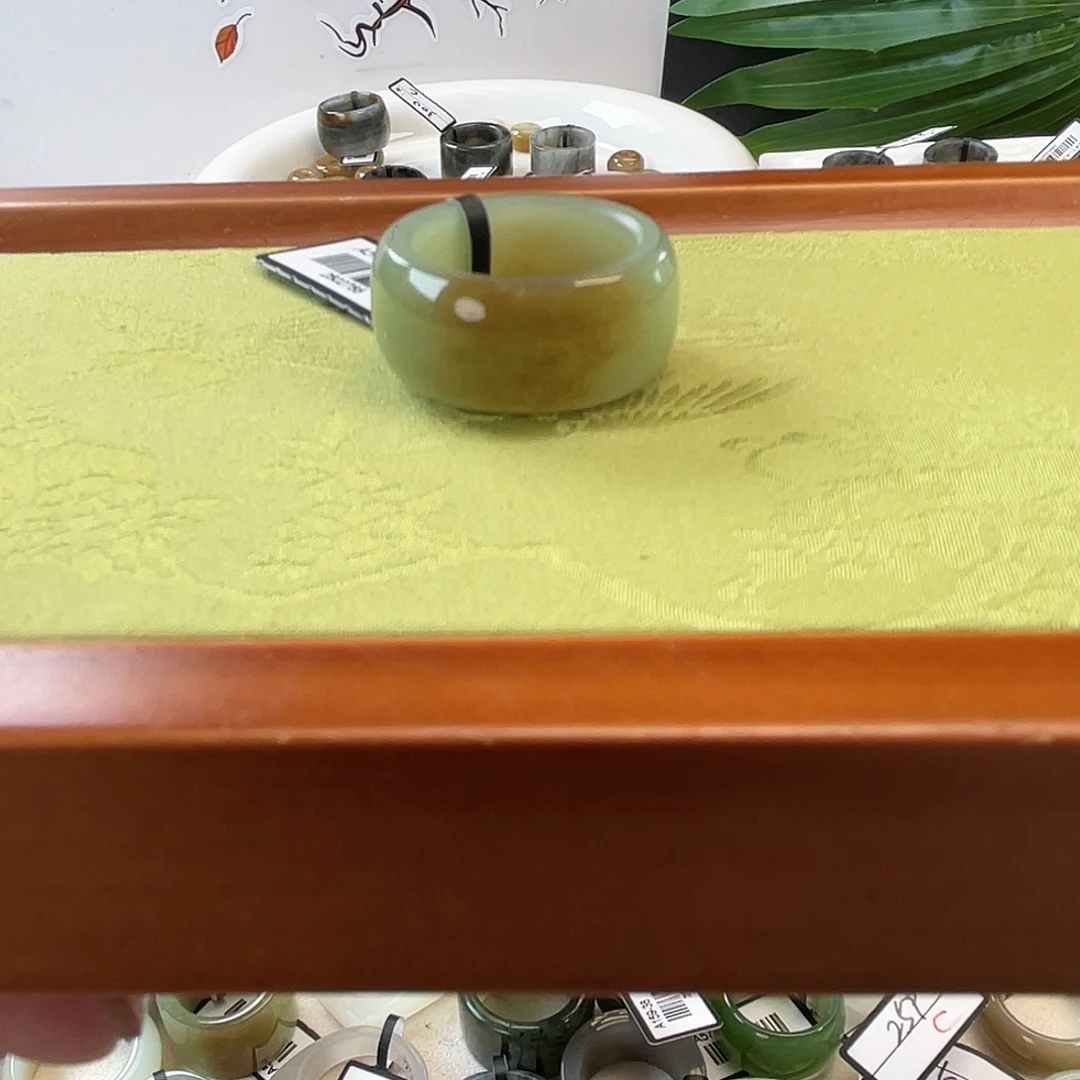 未镶嵌戒指和田玉L41 苔藓绿轮胎不退换16.9