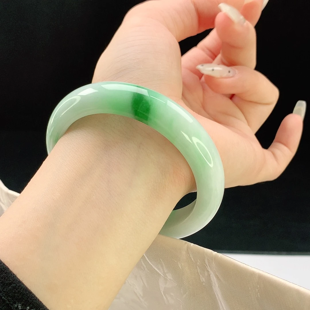 未镶嵌手镯翡翠658