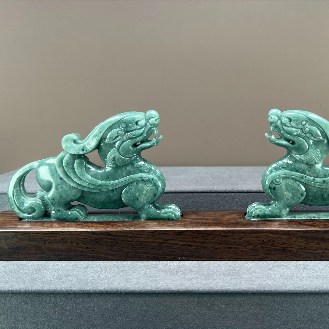 F270海川拍卖翡翠摆件