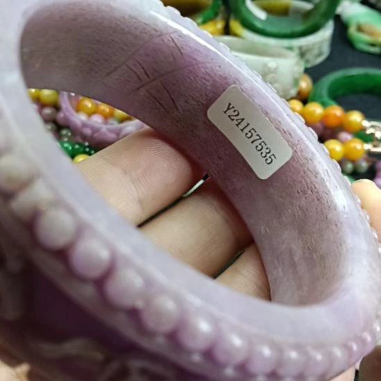 翡翠未镶嵌颈饰新***缘