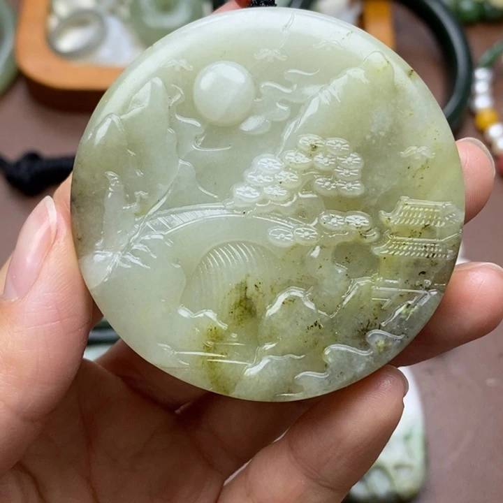 独山玉未镶嵌颈饰