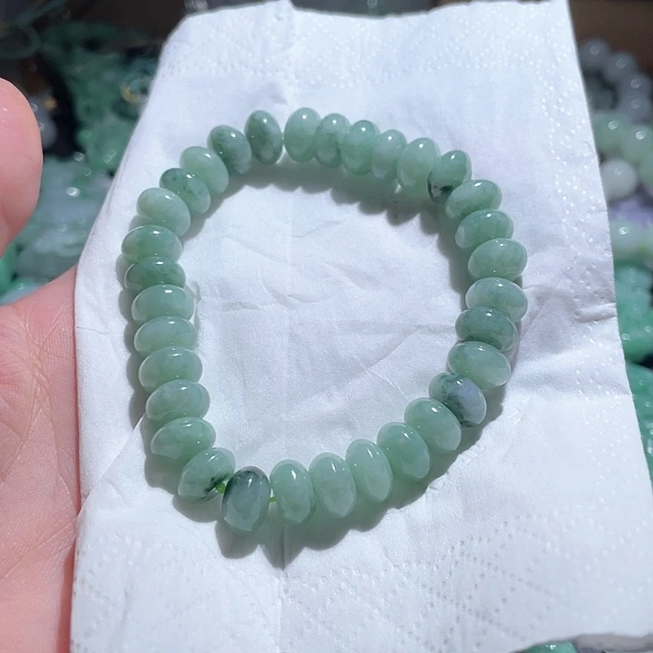 翡翠未镶嵌颈饰天