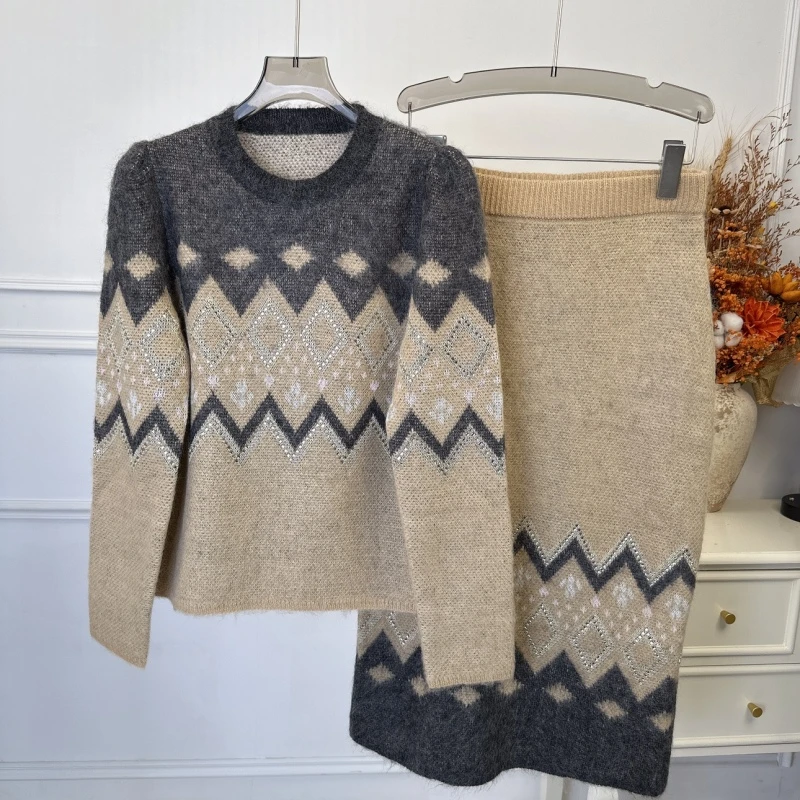 2025秋冬新款绵羊毛拉毛卡其拼色烫钻针织套头上衣毛衣+半裙套装