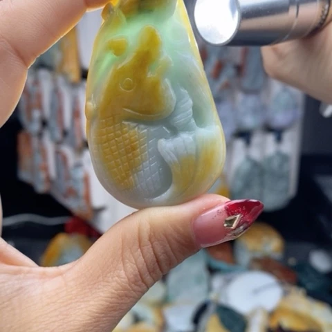翡翠颈饰未镶嵌翡翠