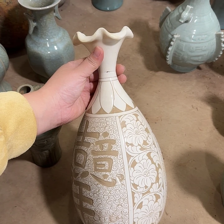 摆件瓷器瓷器瓷器瓷器上