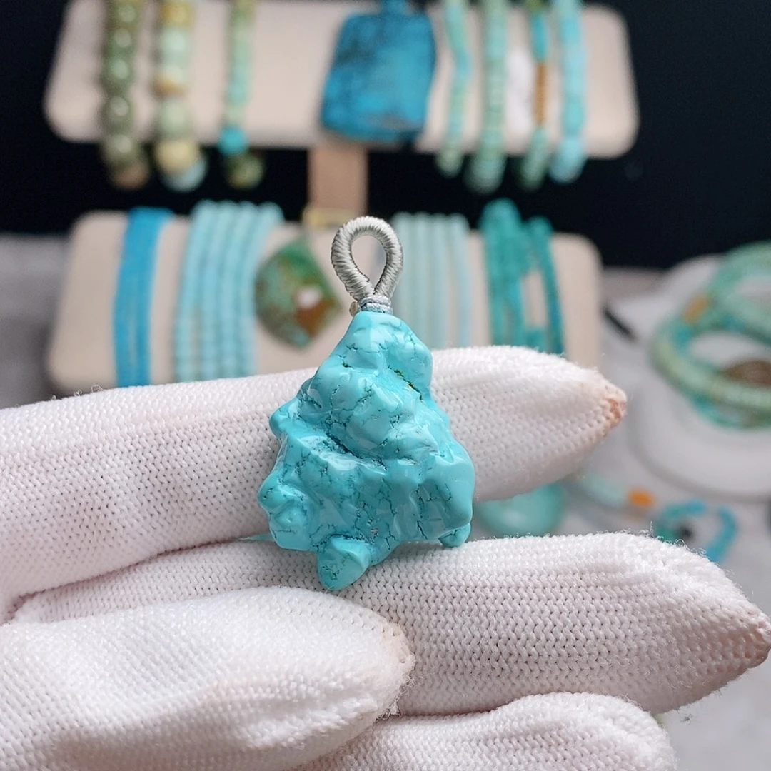 绿松石未镶嵌珠宝奇石