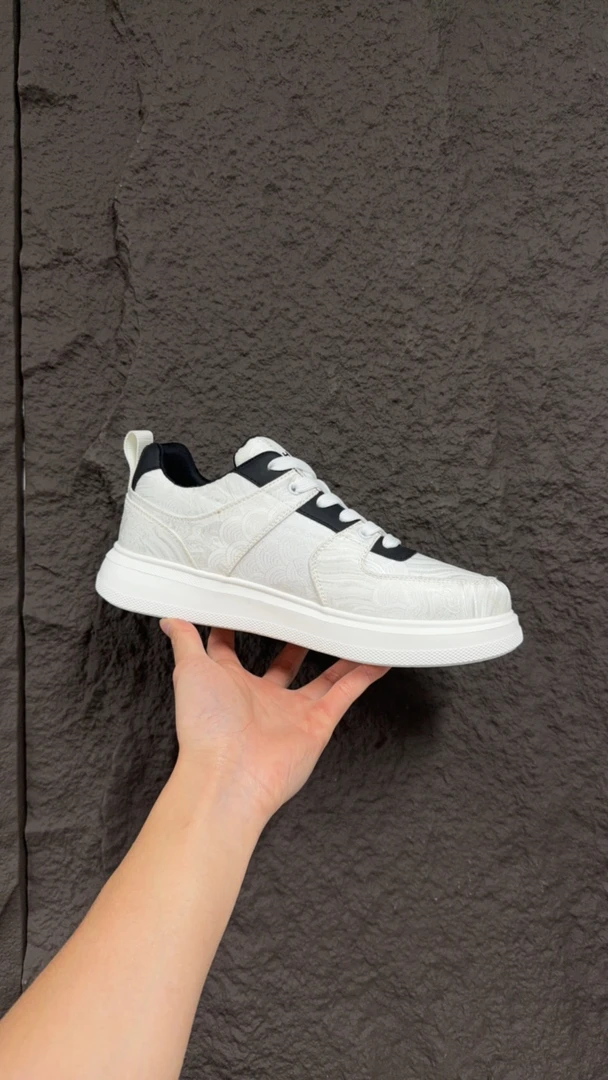 【1628】默认样品瑕疵-40码男士休闲鞋