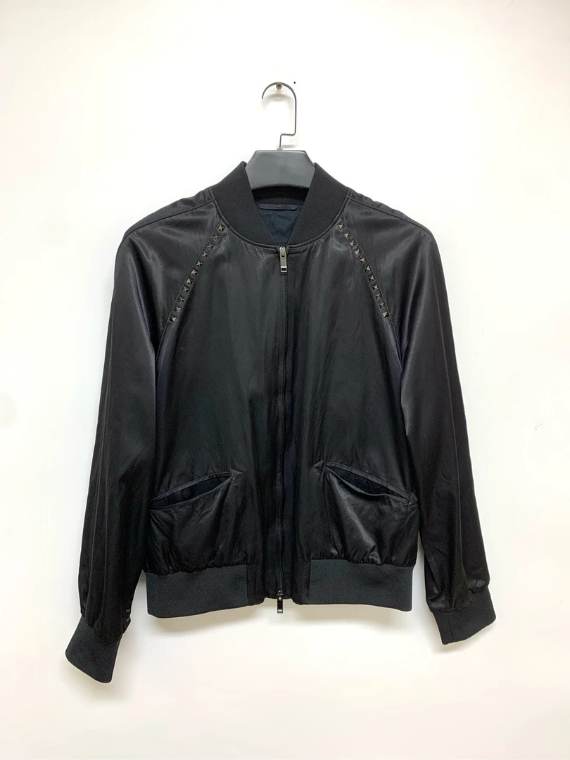 99新 Valentino/华伦天奴 黑色铆钉夹克拉链外套/48码/Y3972