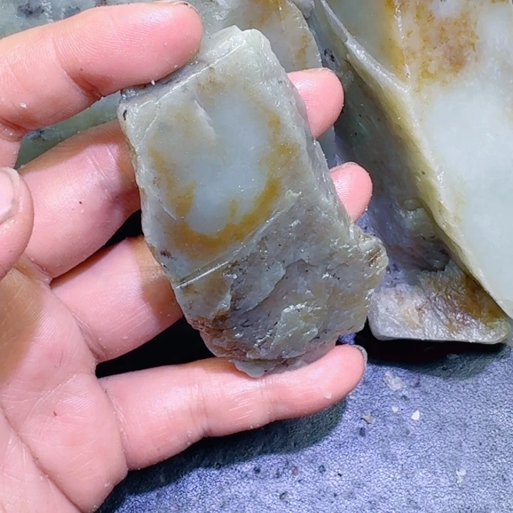 和田玉未镶嵌珠宝半成品