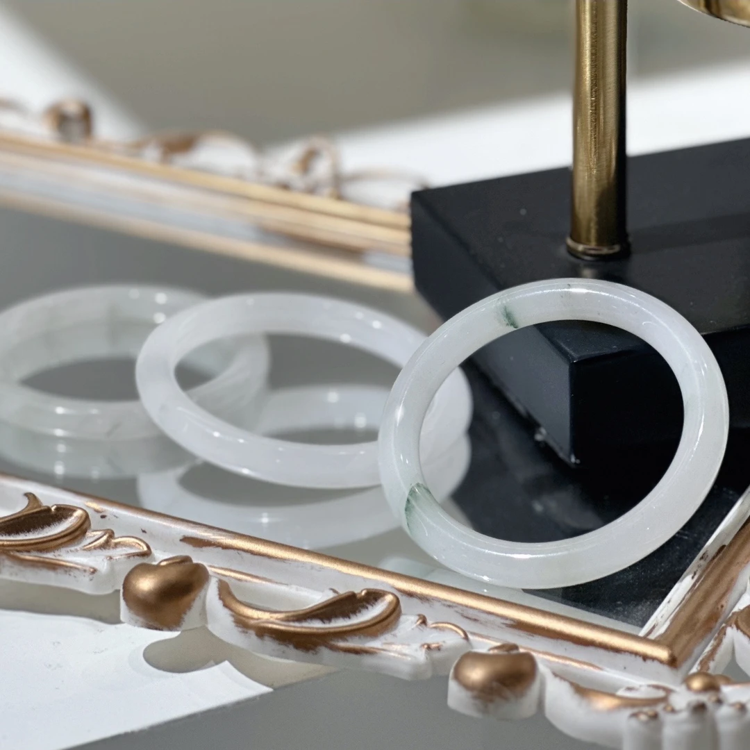 【遇见轻奢珠宝】天然天山翠玉手镯 圈口联系客服