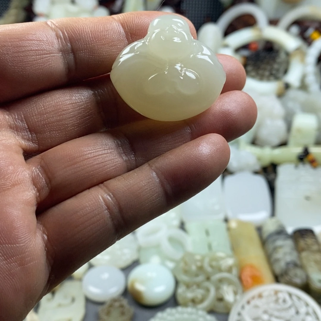和田玉（糖玉）未镶嵌颈饰