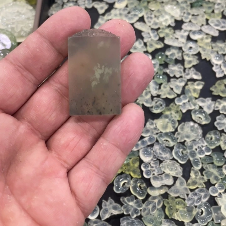 蛇纹石玉合金颈饰