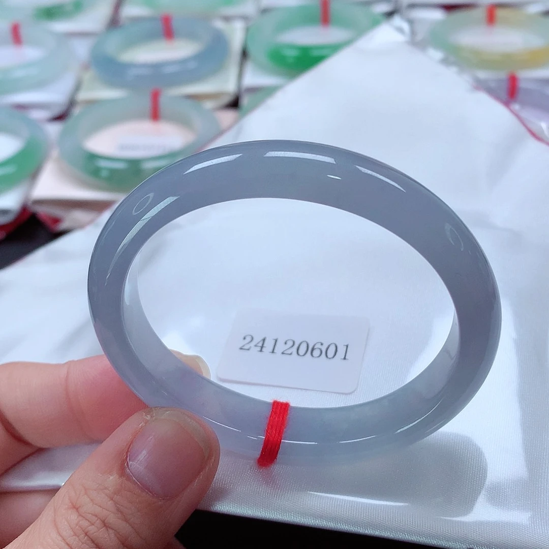 翡翠手镯（贵妃镯）未镶嵌