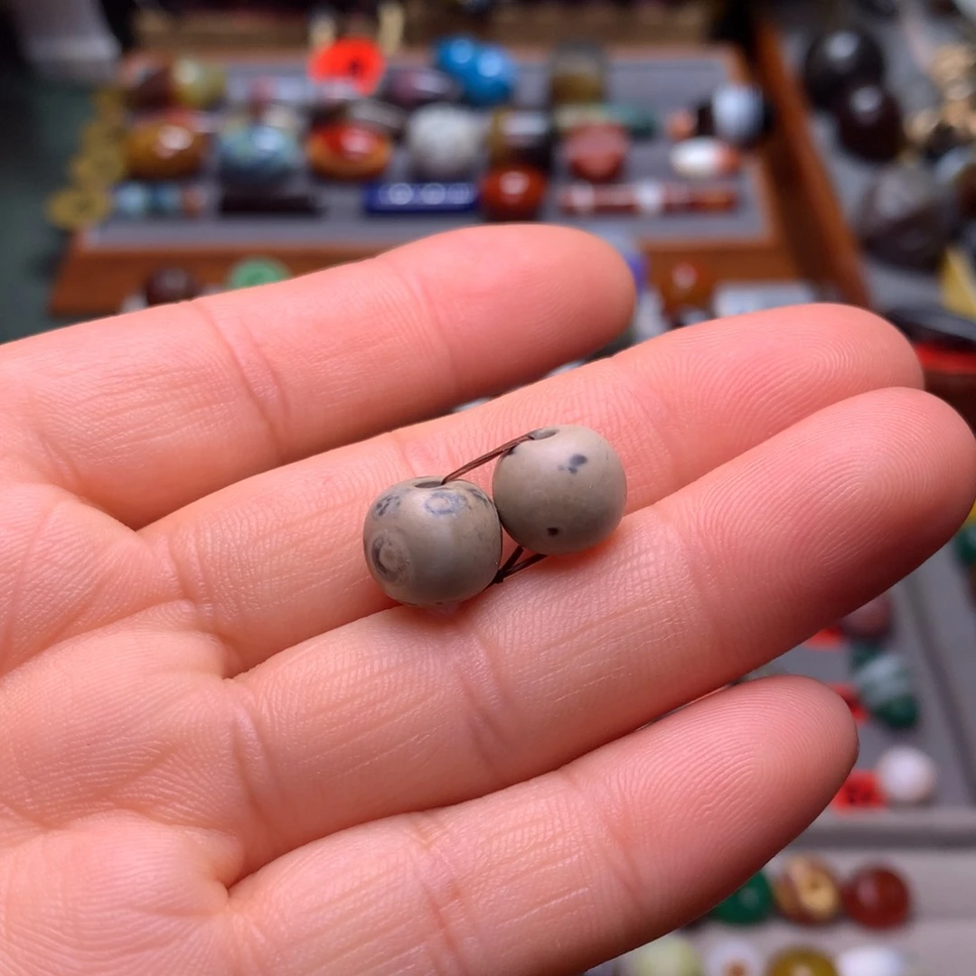 玛瑙/玉髓颈饰未镶嵌木**树