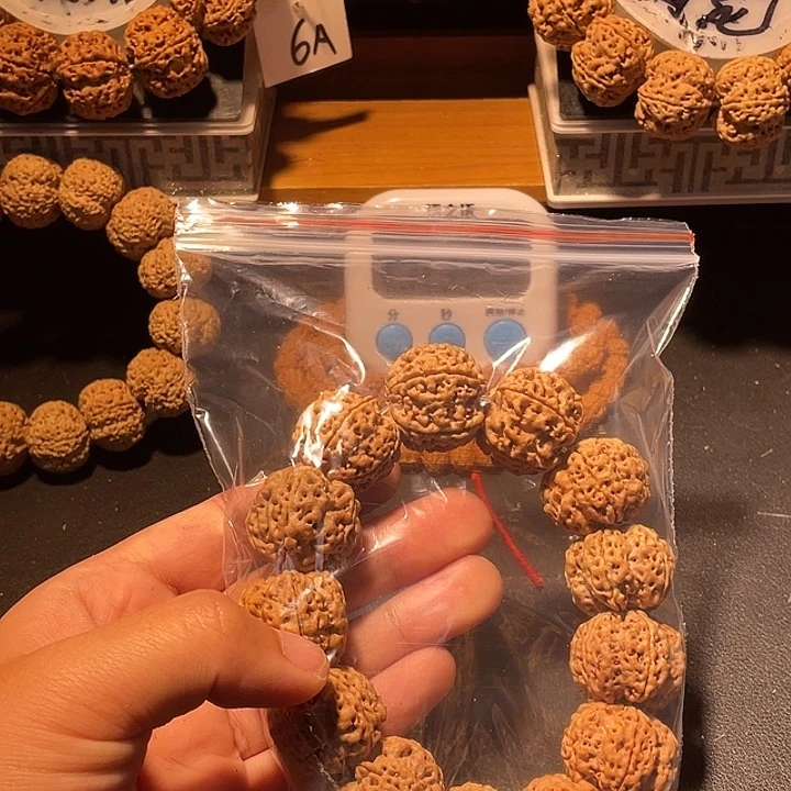 东***一金刚菩提手串金刚