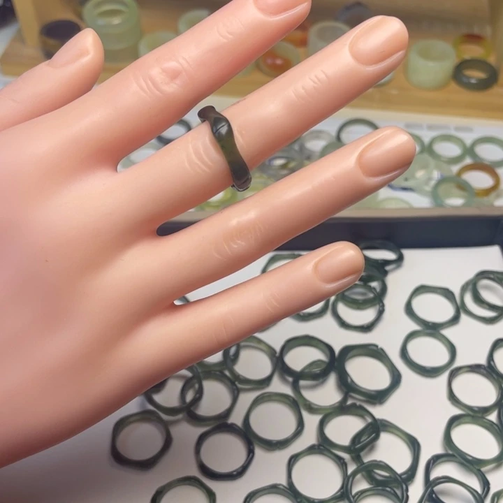 蛇纹石玉合金戒指福利不退换