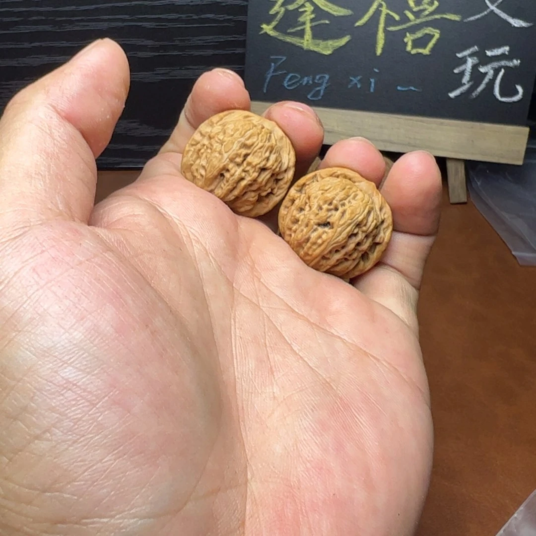 无****文玩核桃把件28迷你楼交友价