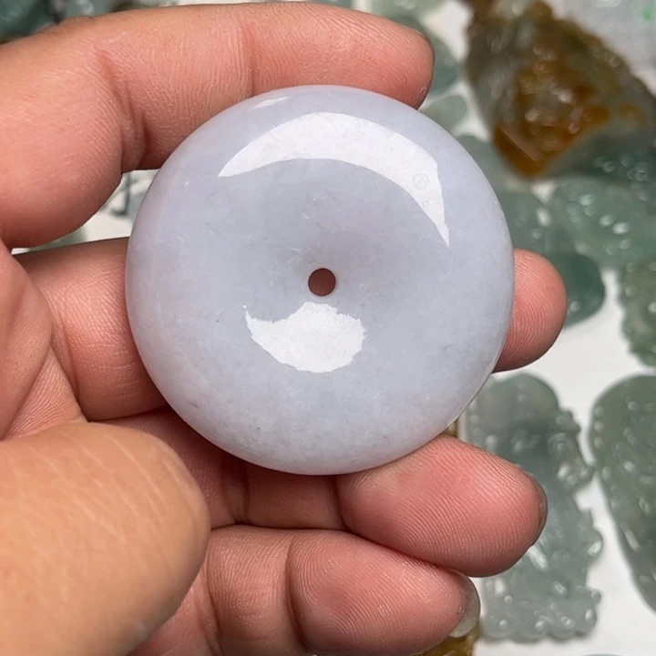 翡翠未镶嵌颈饰平安扣