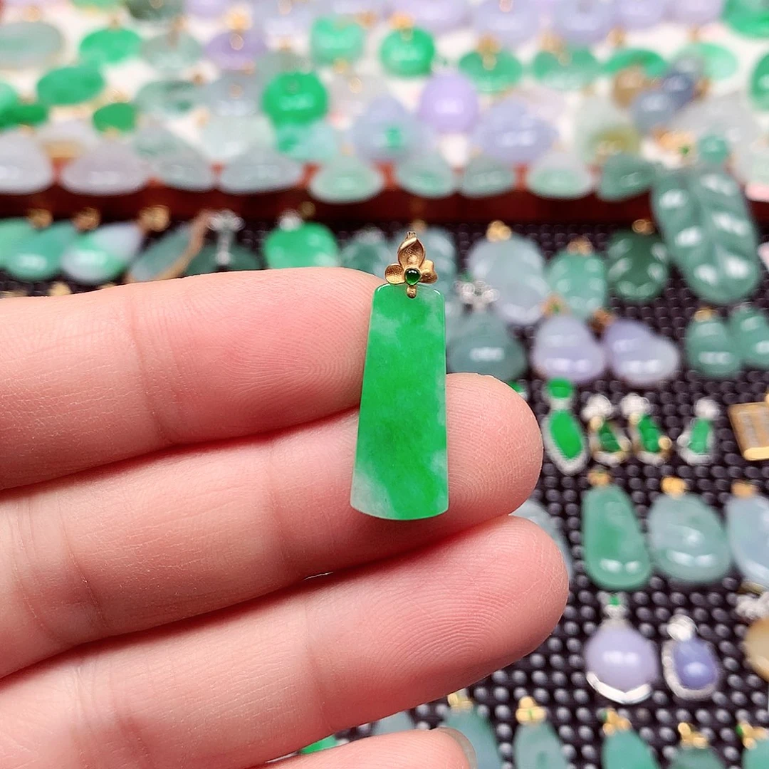 翡翠18K金镶嵌吊坠(不含链)