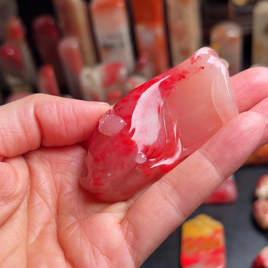 其他巴林石鸡血石手玩件