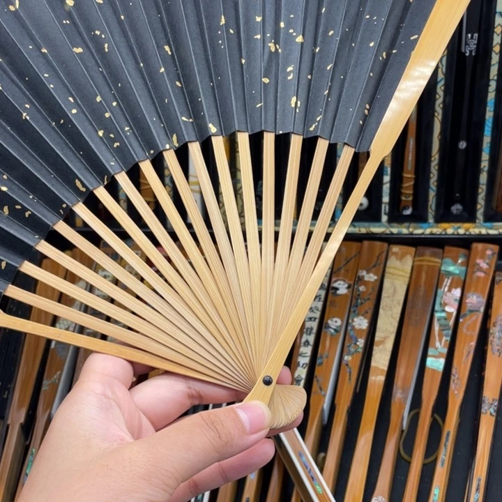 扇子了可口可乐旅途了咯摸摸