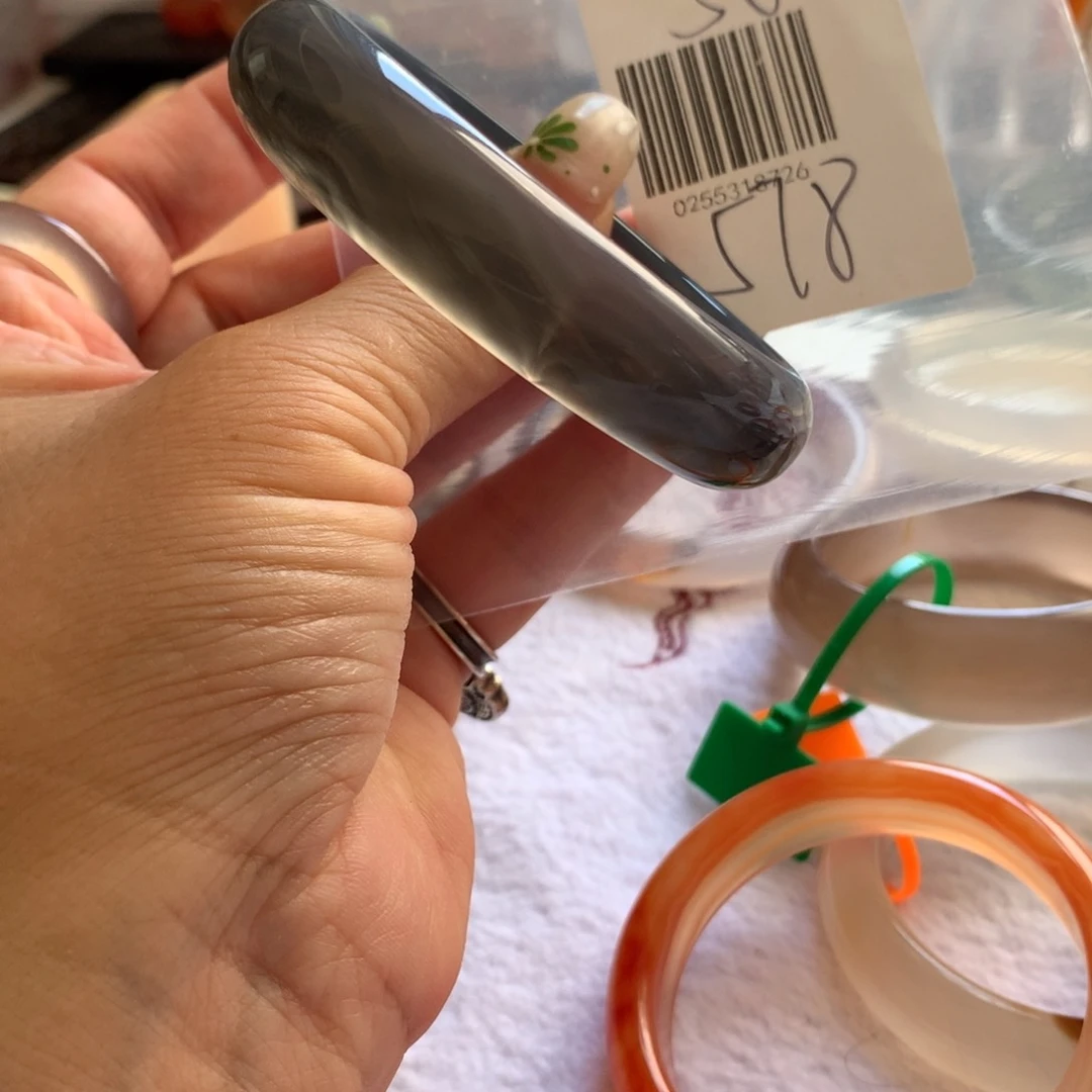 玛瑙/玉髓手镯未镶嵌大*喵58