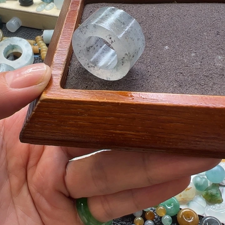 定制翡翠未镶嵌翡翠