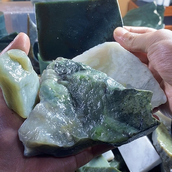 和田玉（糖玉）挂件未镶嵌自***绵