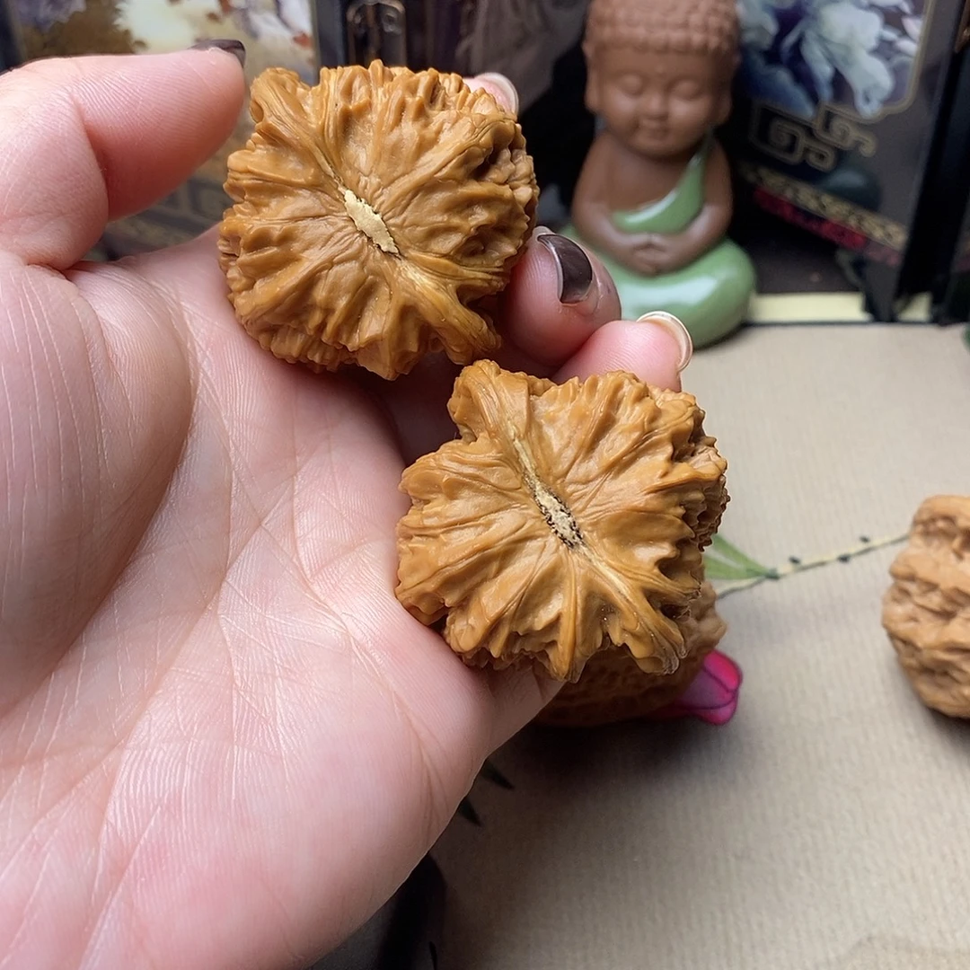 把件文玩核桃三角看白狮子头