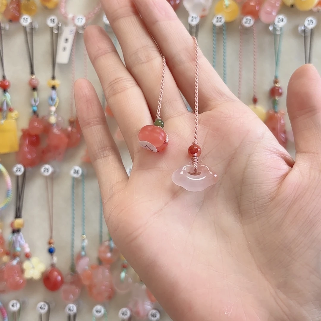 南红玛瑙未镶嵌吊坠(赠链)