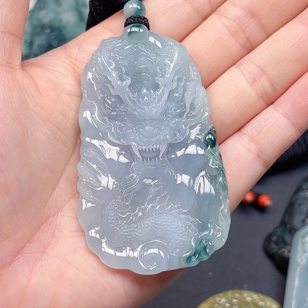 金***哥翡翠未镶嵌颈饰龙