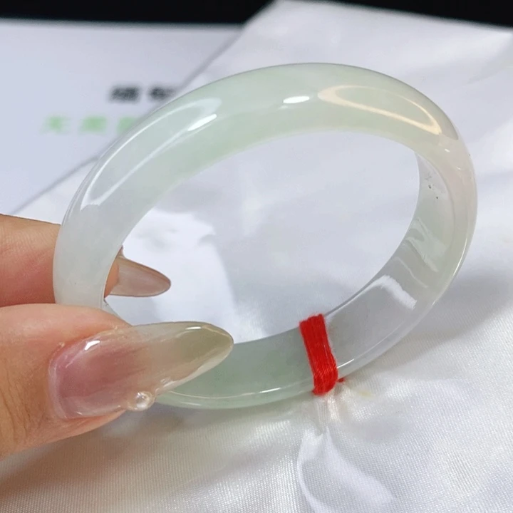 翡翠手镯未镶嵌50贵妃