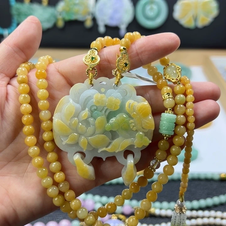 颈饰未镶嵌翡翠吊坠
