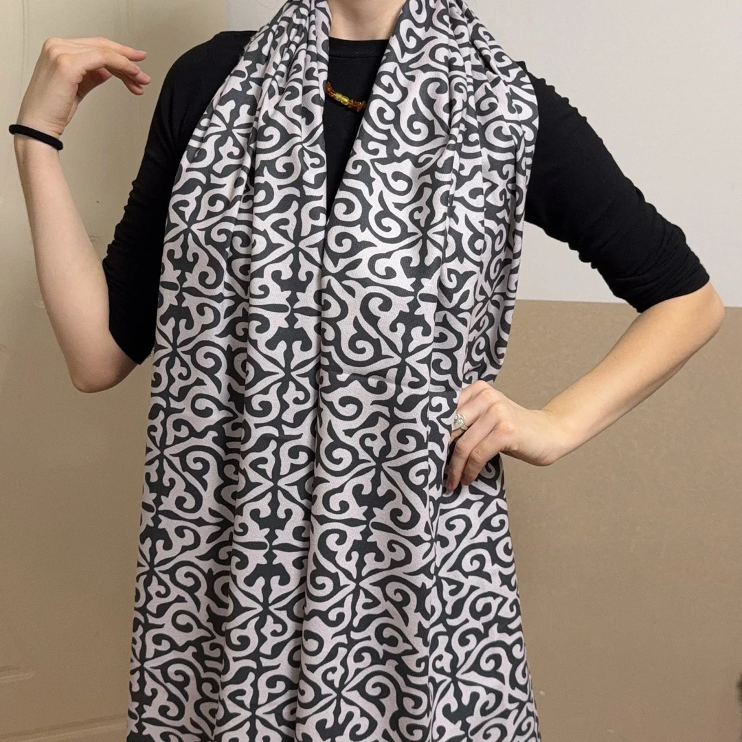 黑白色围巾      新款