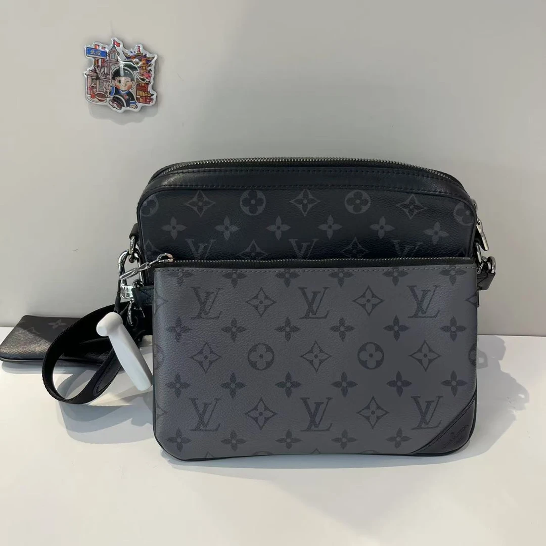 95新 LouisVuitton/路易威登 男士黑武士三合一单肩斜跨包