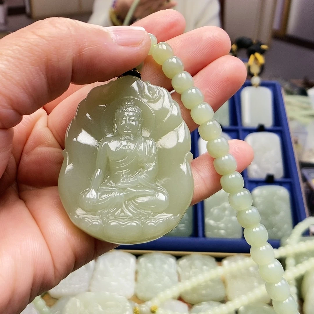 和田玉颈饰未镶嵌海**泉