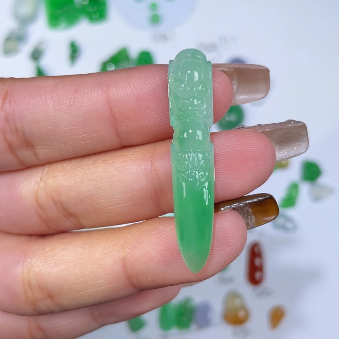 翡翠未镶嵌颈饰裸石