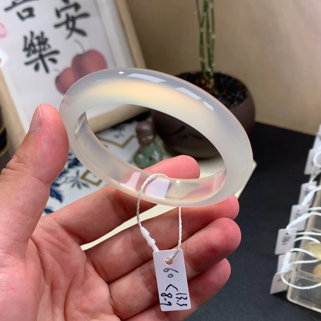 A***a玛瑙/玉髓手镯未镶嵌