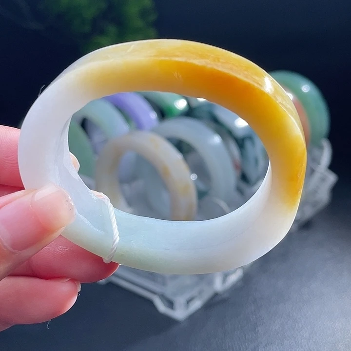 定制翡翠未镶嵌翡翠手镯