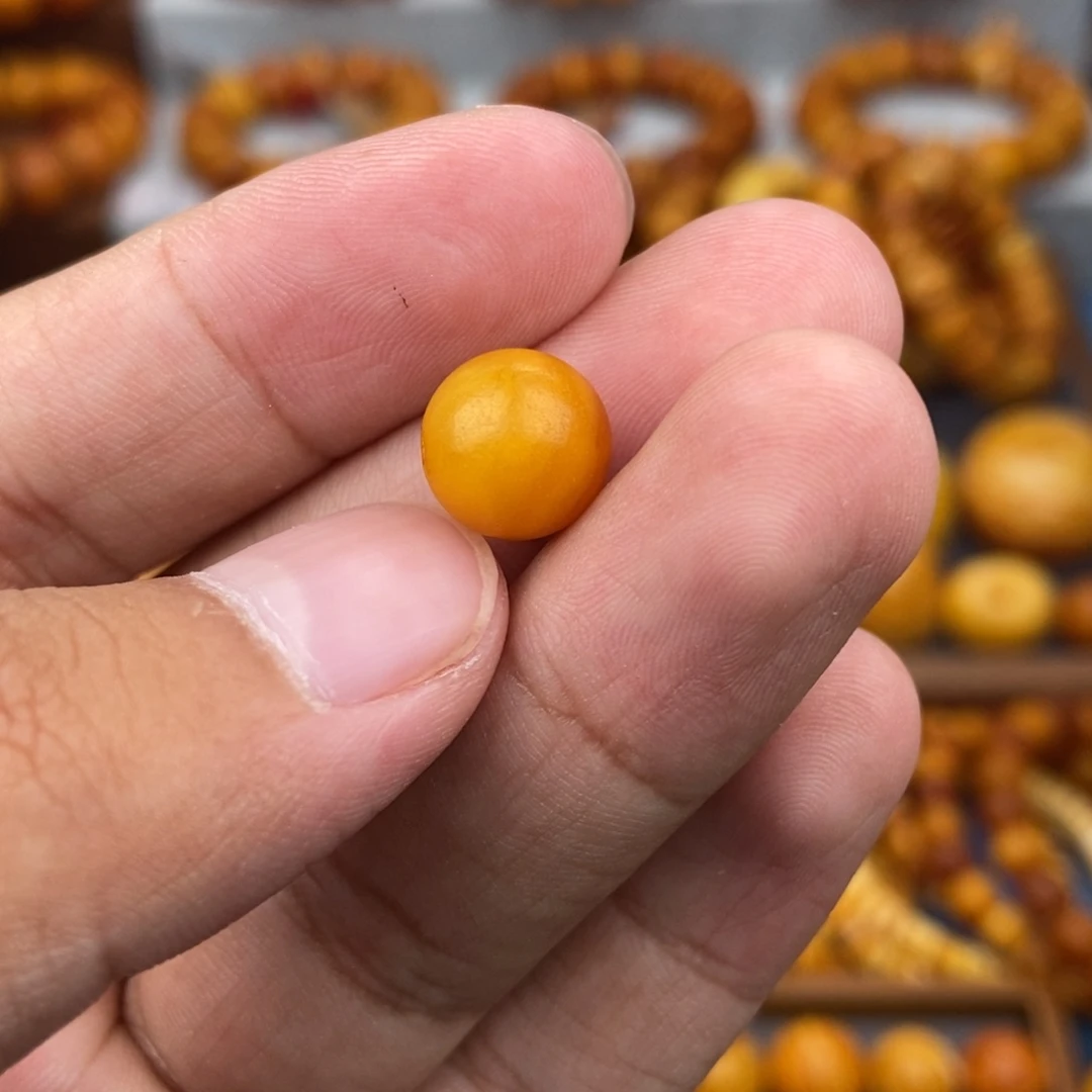 嗨***啊琥珀未镶嵌珠宝奇石