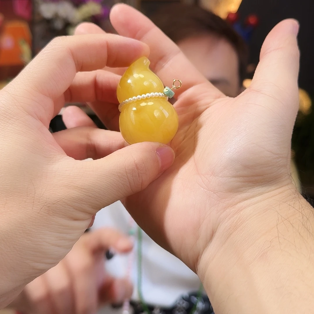 琥珀18K金镶嵌颈饰27克
