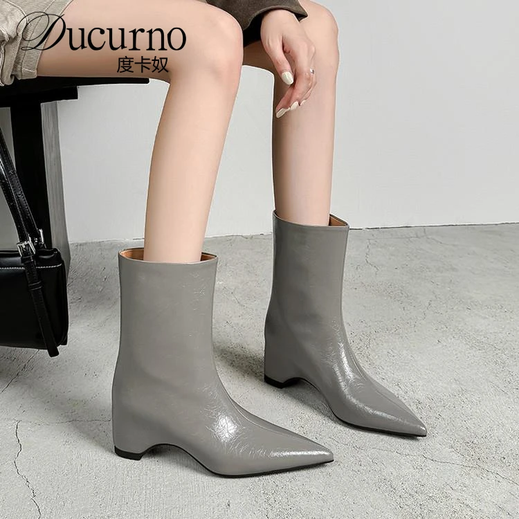 DUCURNO显瘦尖头内增高西部靴女真皮单靴气质宽筒小短靴切尔西靴