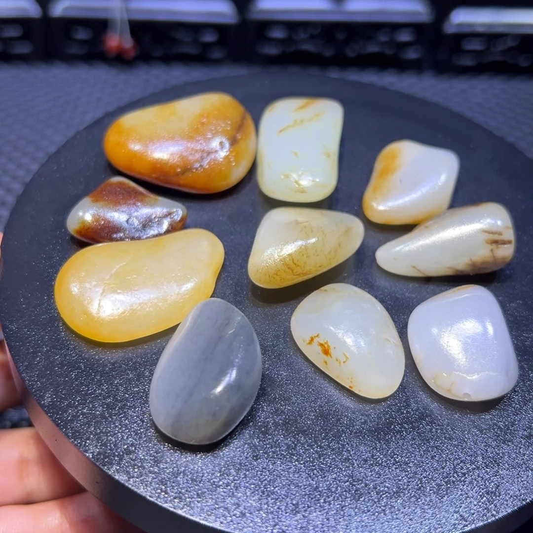 赵****和田玉（子料）未镶嵌颈饰84克-89