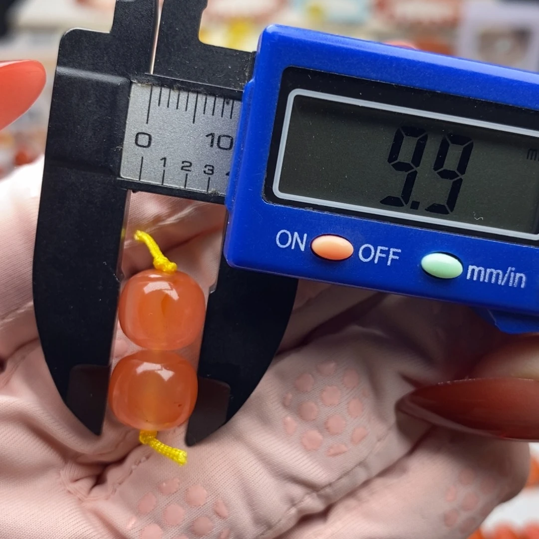 南红玛瑙配饰未镶嵌小矿点