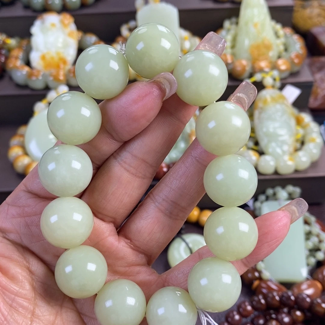 透闪石质玉未镶嵌手串