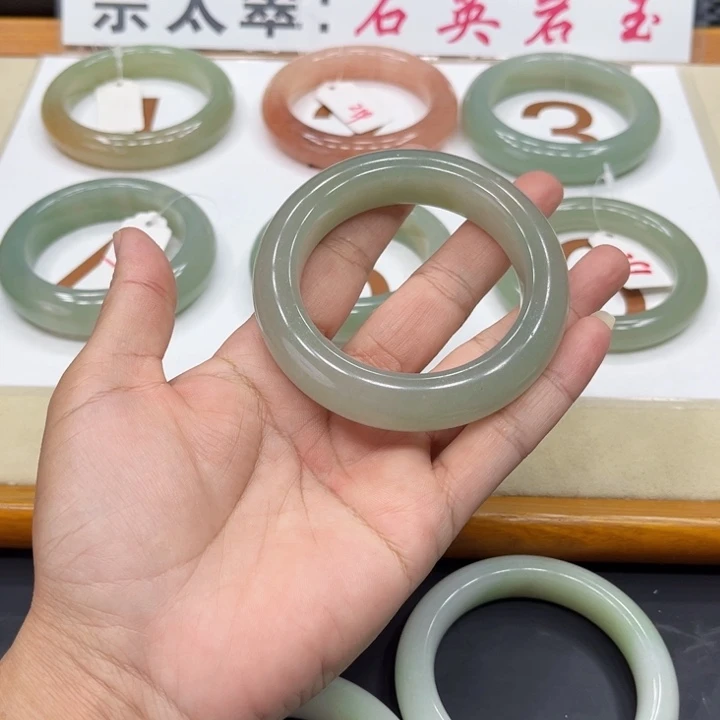 石英质玉手镯未镶嵌今****甜