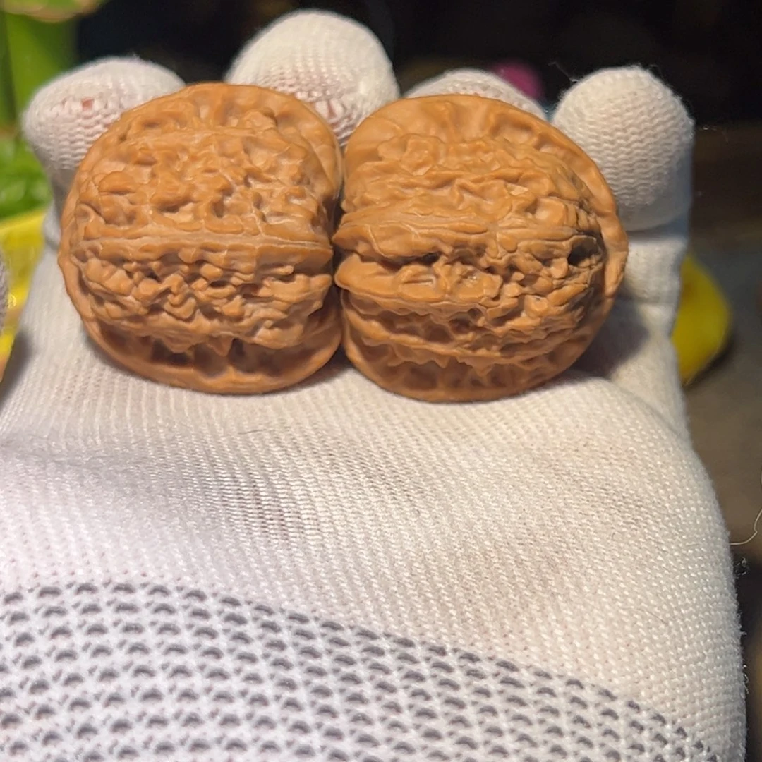 文玩核桃吊坠37.5球白