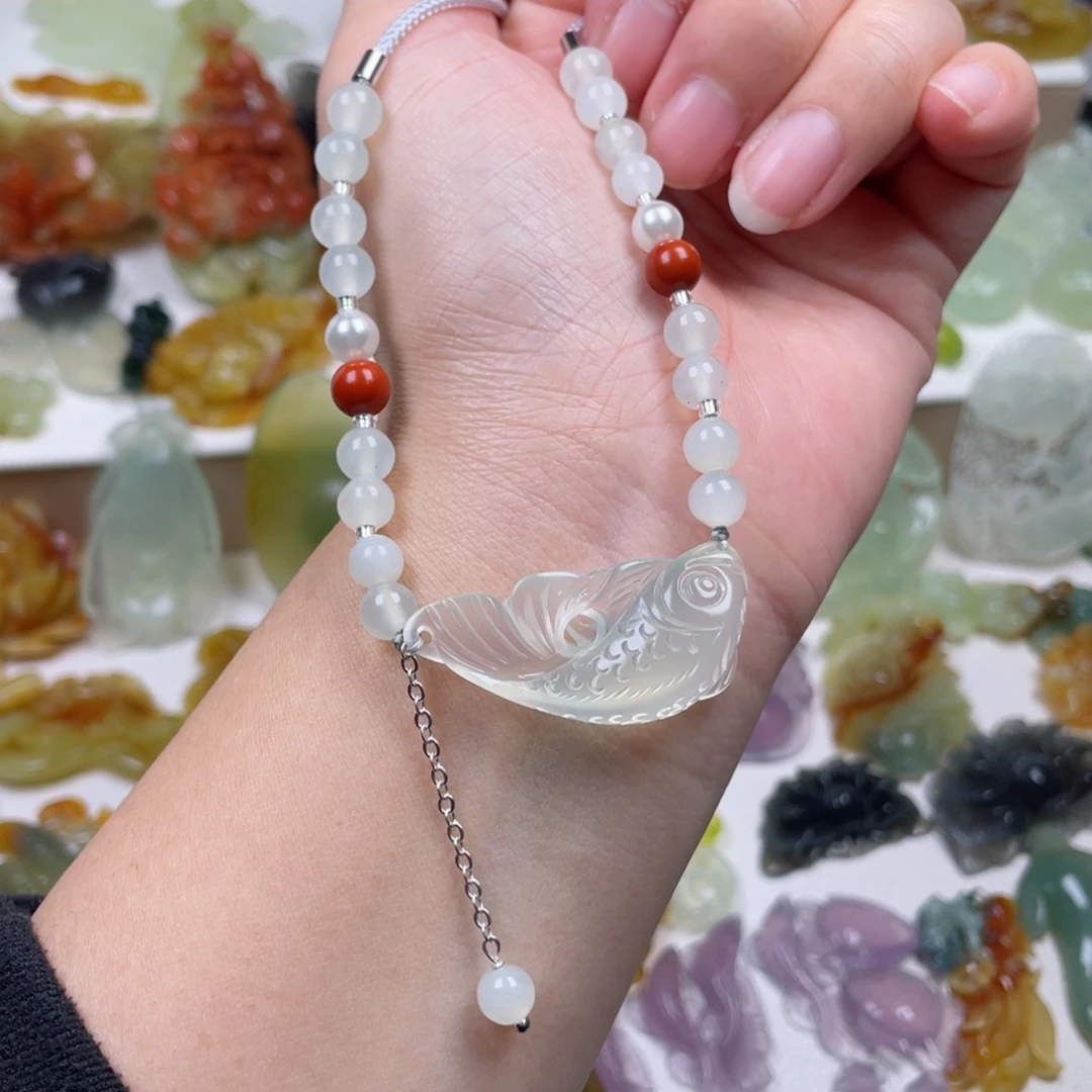 蛇纹石玉未镶嵌颈饰