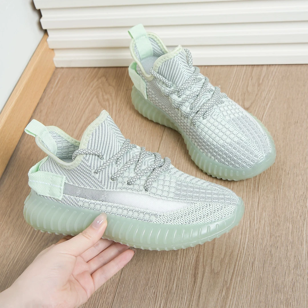 情侣鞋子百搭春夏透气飞织椰子男女超轻运动鞋350